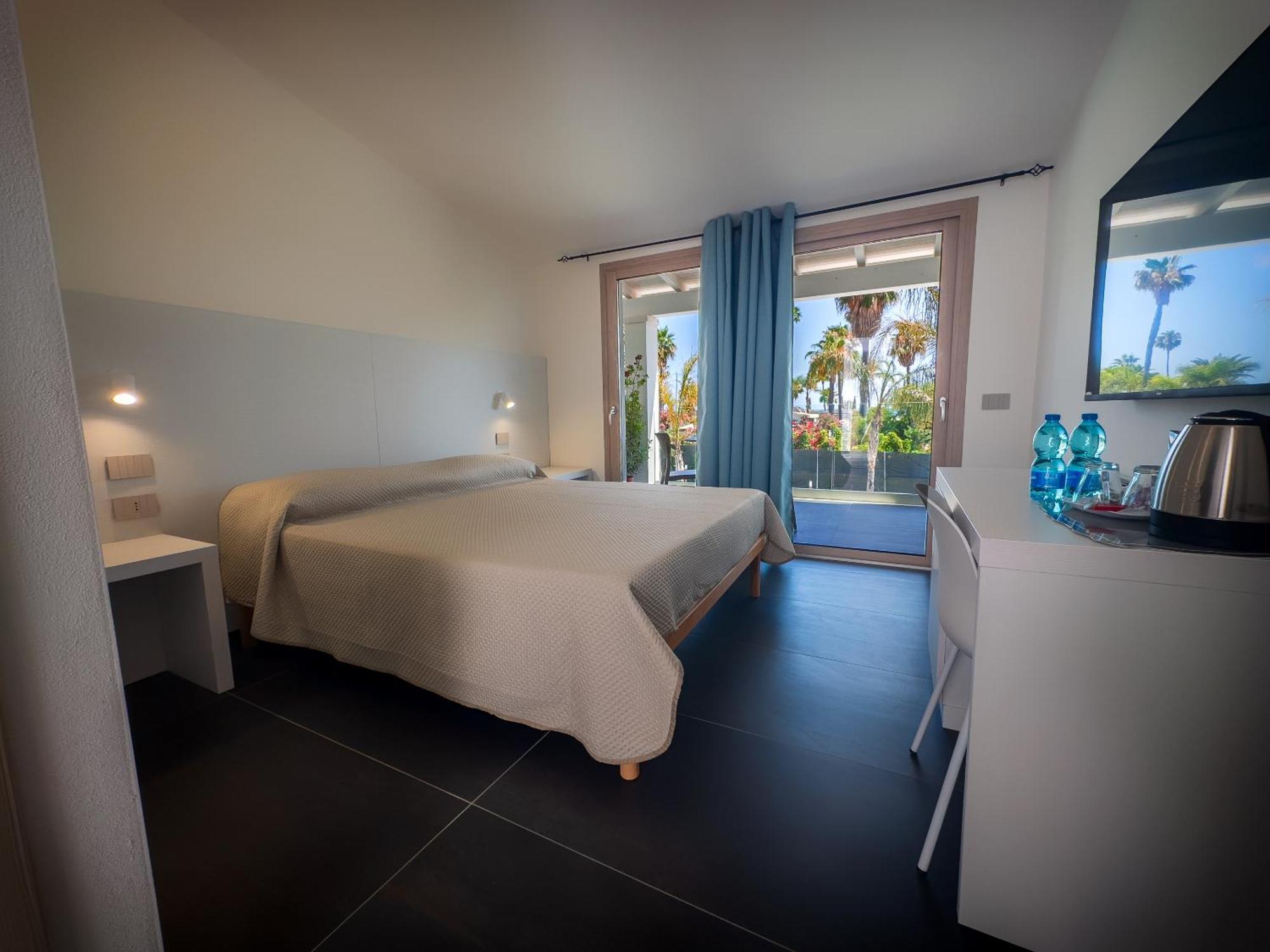 Palm Beach Resort Àrbatax Zimmer foto